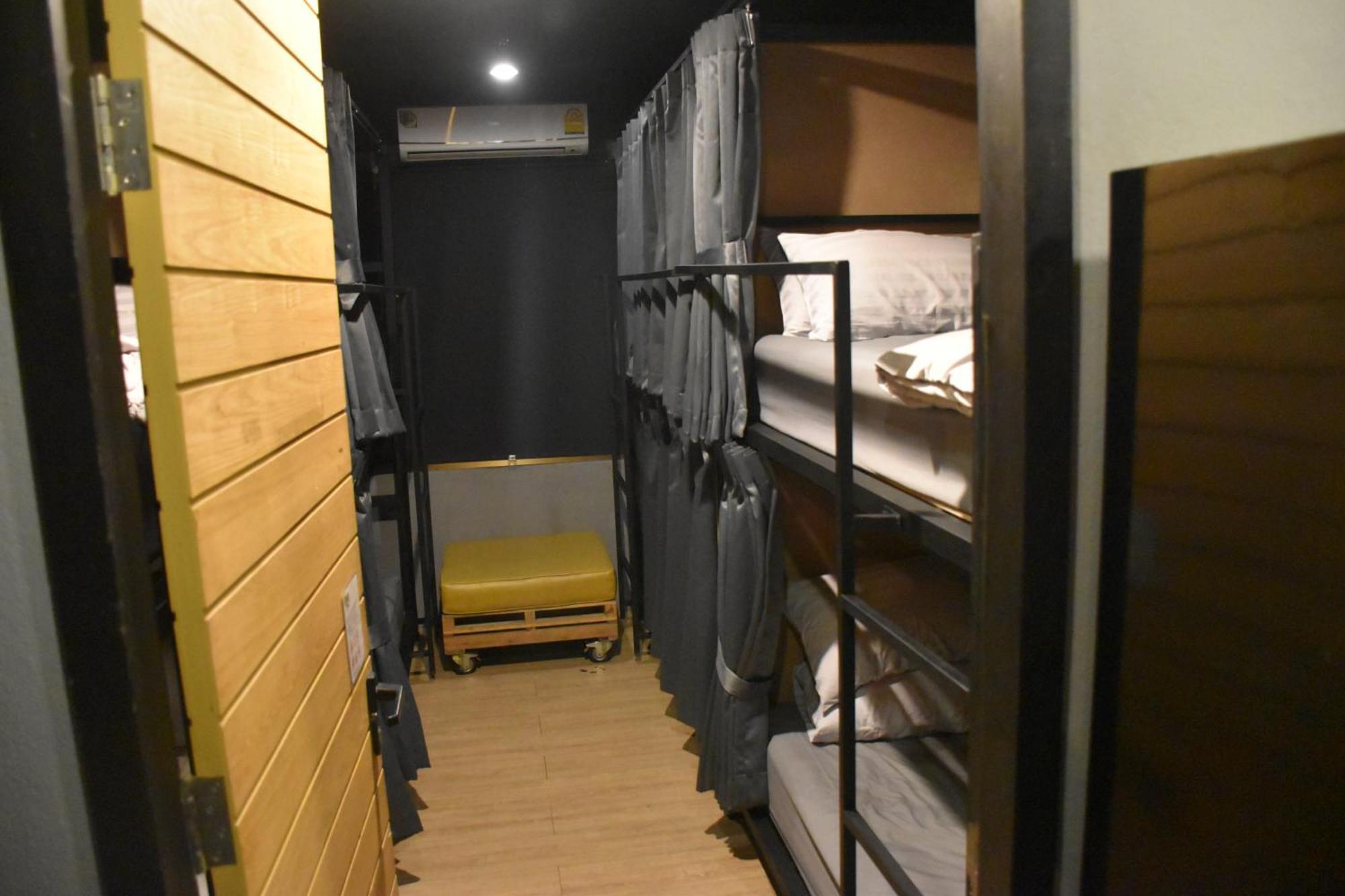Stay At Pan Hostel Бангкок Экстерьер фото
