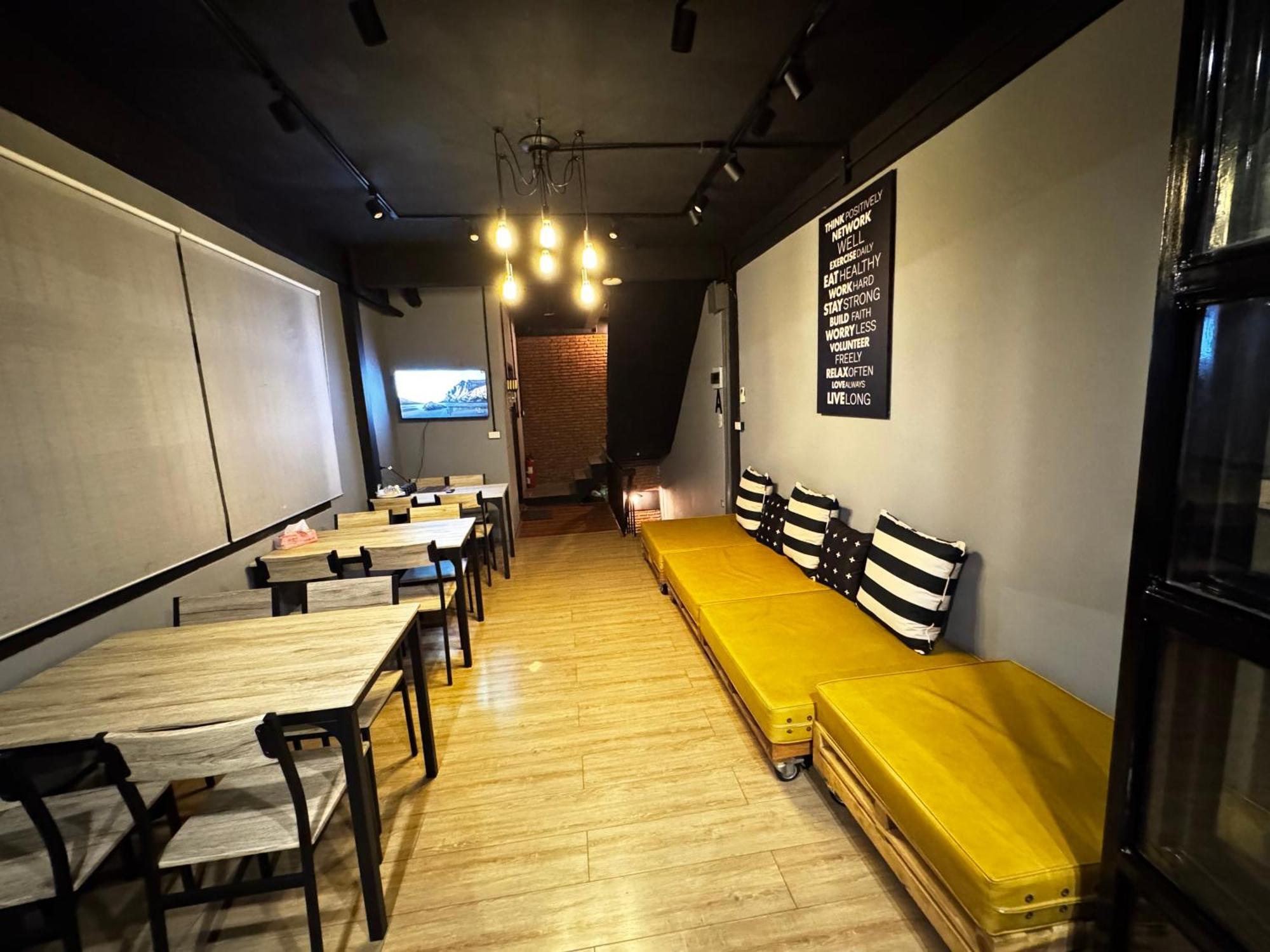 Stay At Pan Hostel Бангкок Экстерьер фото