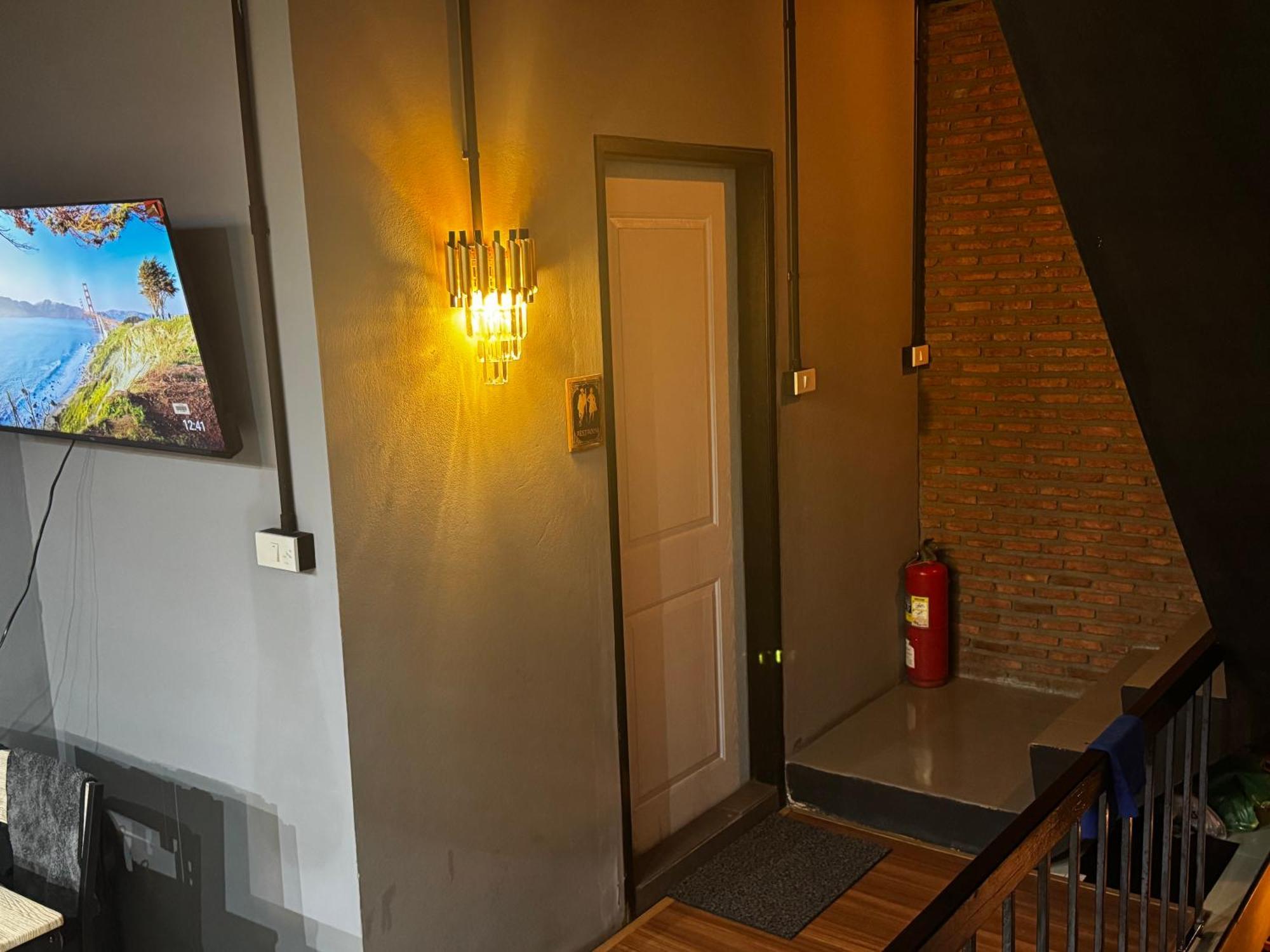 Stay At Pan Hostel Бангкок Экстерьер фото